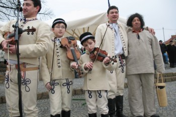 Strýci-a-fašank-10