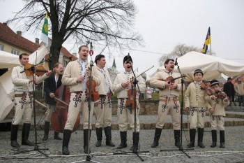 Strýci-a-fašank-12