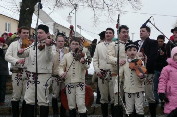Strýci-a-fašank-14